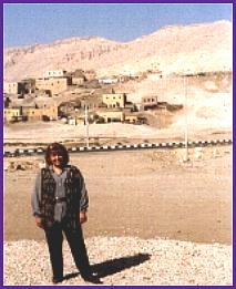 Avril at Gourna